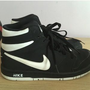 Nike hightop shoes